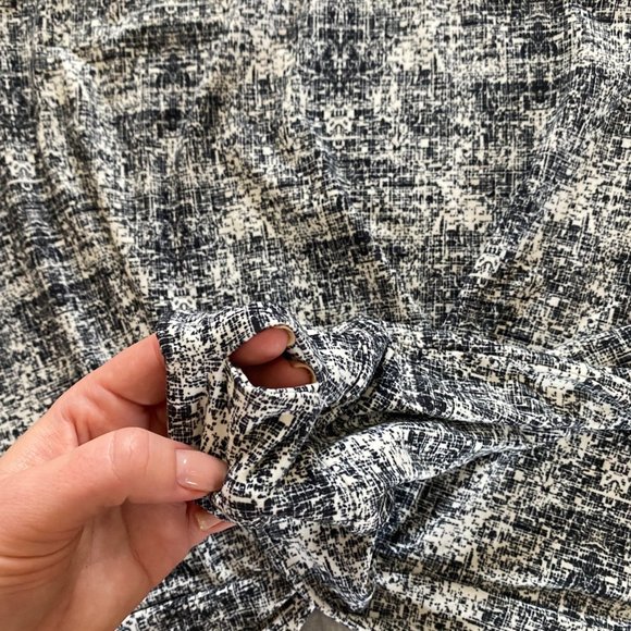 Buffbunny Long-Sleeve Crop Top - Picture 4 of 4